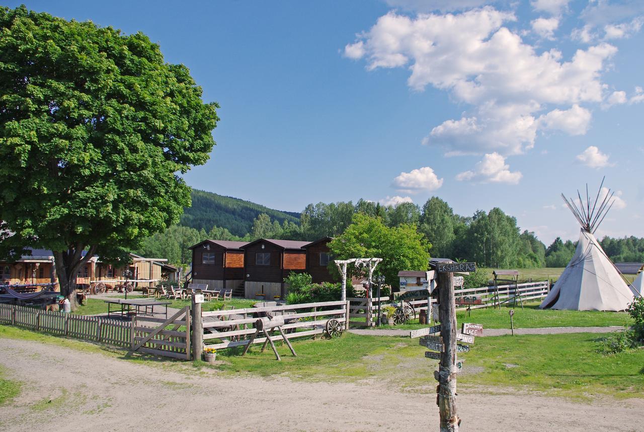 Sun Dance Ranch Bed and Breakfast Ekshärad Exterior foto